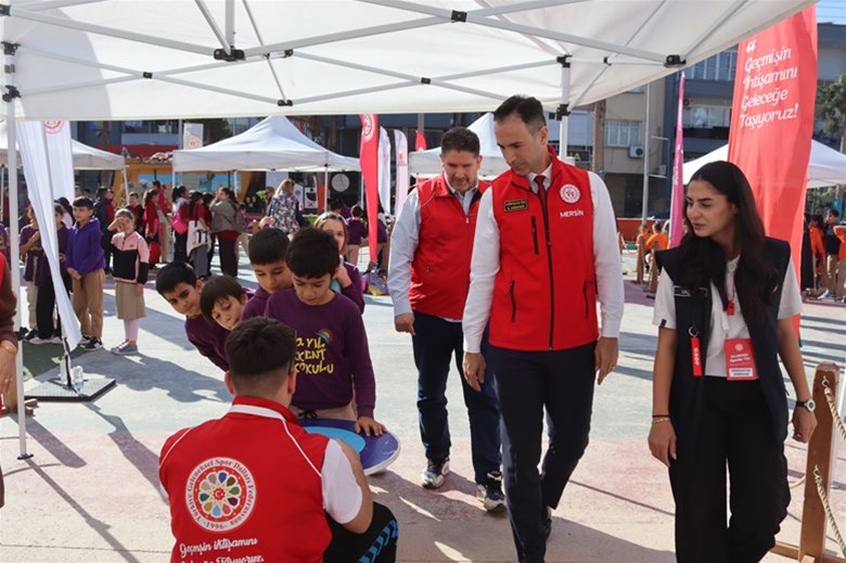 MERSİN'DE GELENEKSEL OYUNLAR COŞKUSU