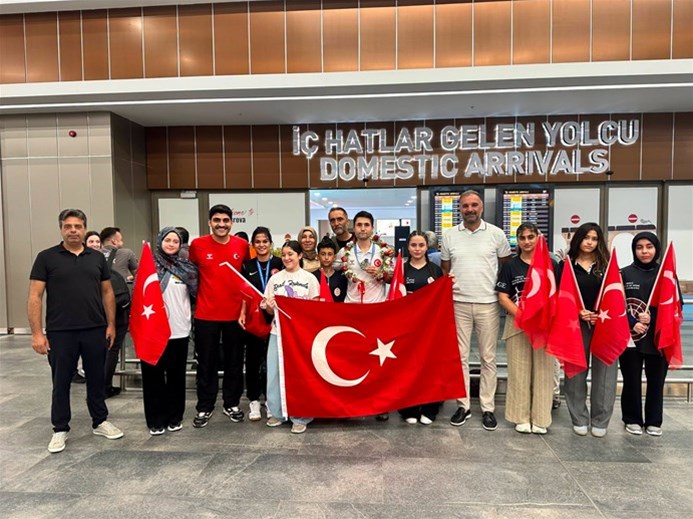 MERSİNLİ MİLLİ SPORCULARIMIZI KARŞILADIK
