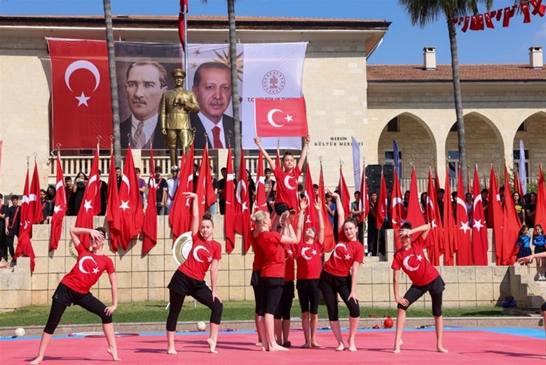 19 MAYIS ATATÜRK’Ü ANMA GENÇLİK VE SPOR BAYRAMI MERSİN’DE COŞKUYLA KUTLANDI
