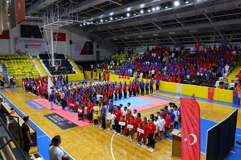 GSB SPOR OKULLARI VE ENGELSİZ SPOR OKULLARI AÇILIŞ TÖRENİ YAPILDI