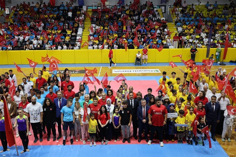GSB SPOR OKULLARI VE ENGELSİZ SPOR OKULLARI AÇILIŞ TÖRENİ YAPILDI